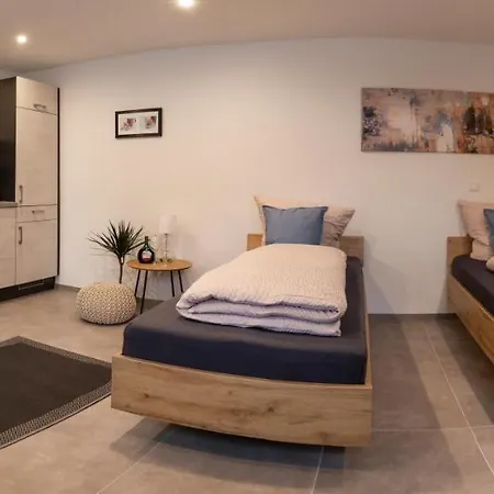 Alte Raiffeisenkasse Apartment *